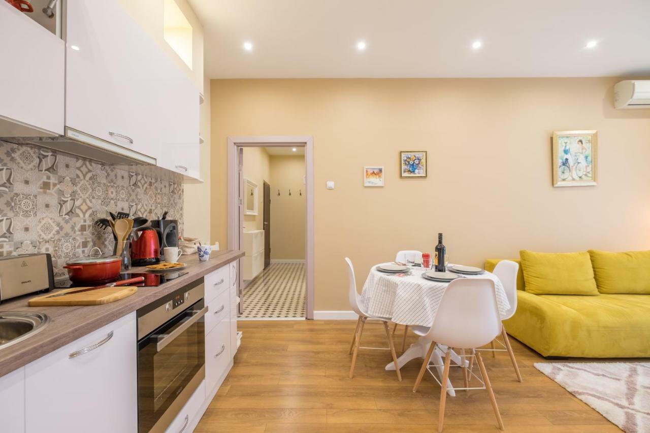 Modern 2 Bedroom Apartment Next To Vitosha Str. София Экстерьер фото