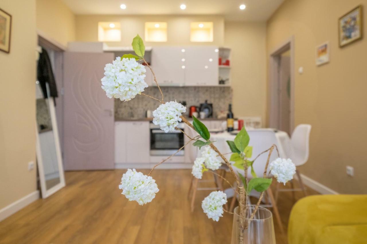Modern 2 Bedroom Apartment Next To Vitosha Str. София Экстерьер фото