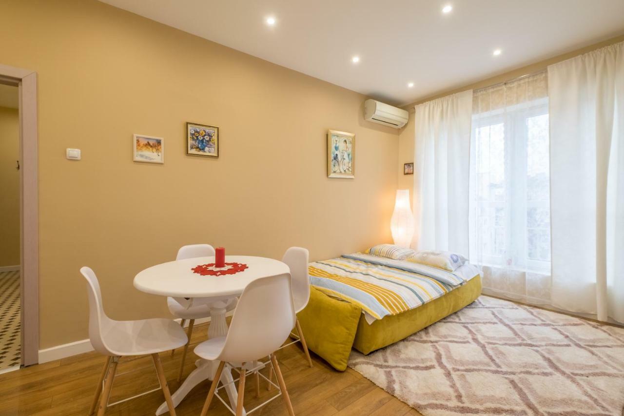 Modern 2 Bedroom Apartment Next To Vitosha Str. София Экстерьер фото