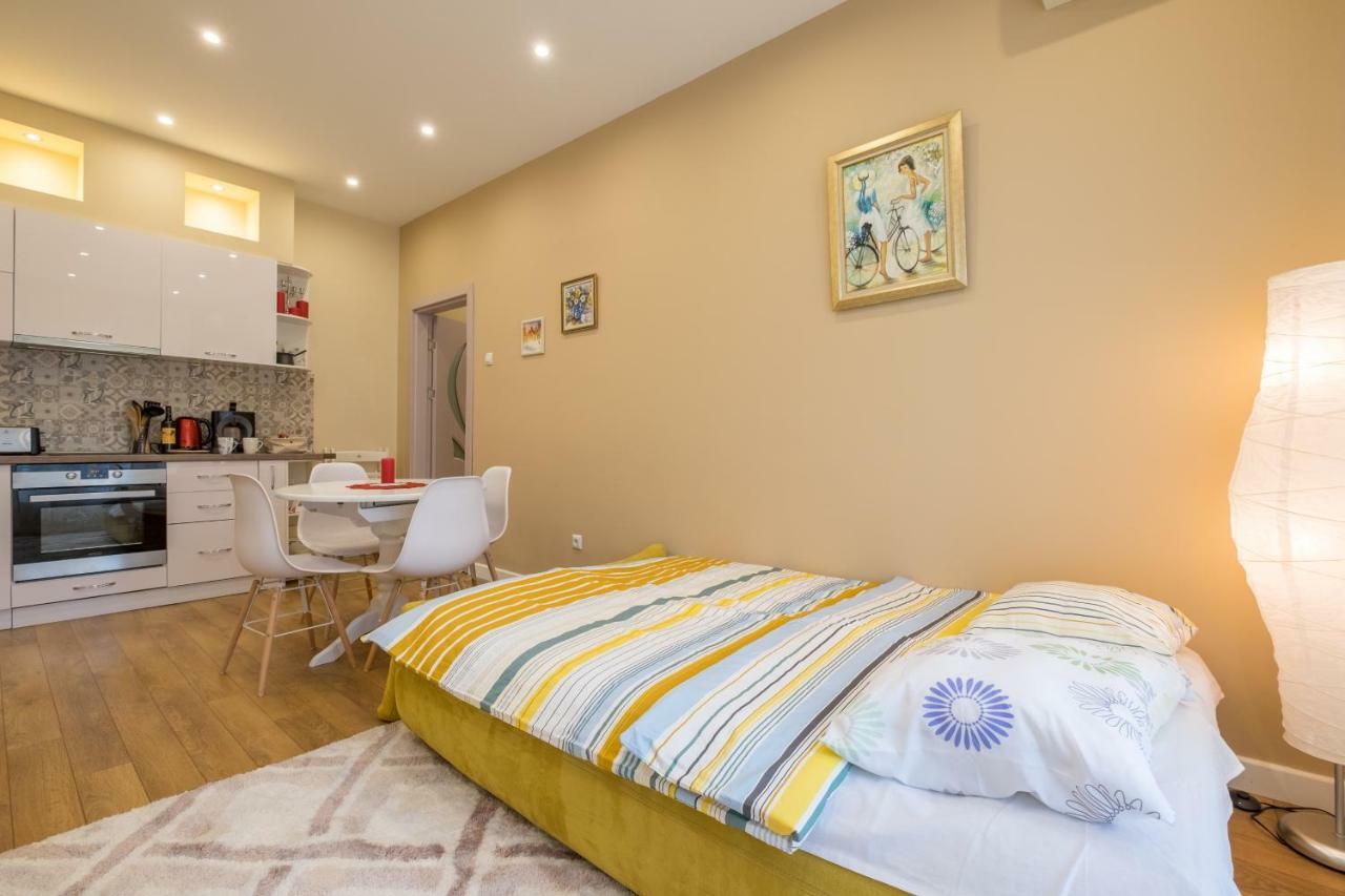 Modern 2 Bedroom Apartment Next To Vitosha Str. София Экстерьер фото