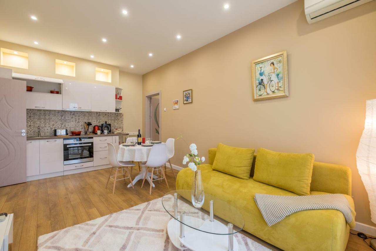 Modern 2 Bedroom Apartment Next To Vitosha Str. София Экстерьер фото